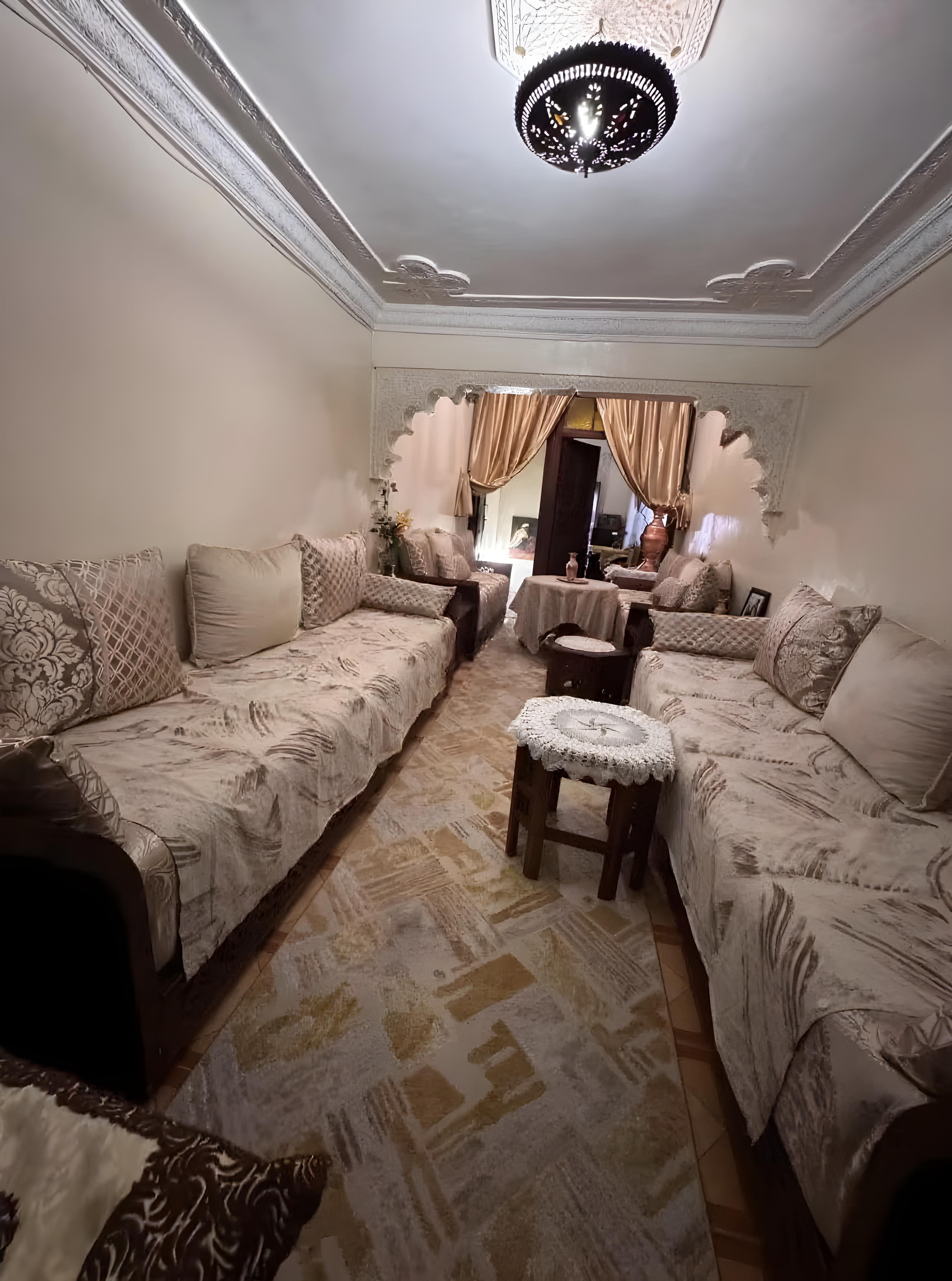 Riad à la vente à Rmila. Surface totale 250 m². Bien meublé